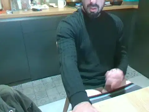 Snapshot of giorgakaci69 chatting on December 2024 01:36:02 PM giorgakaci69 online show from December 2024 01:36:02 PM