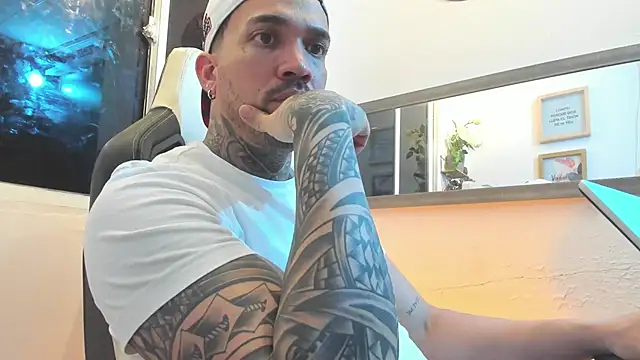 Angel sex latin online show from February 2025 03:30:01 AM