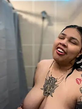 Snapshot of miacanela_xo chatting on December 2025 04:22:01 AM miacanela xo online show from December 2025 04:22:01 AM