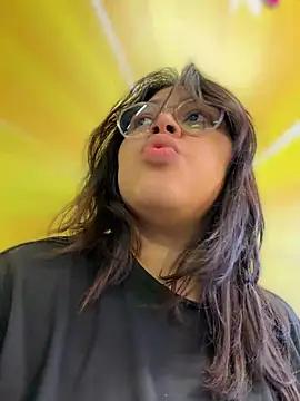 miacanela xo online show from July 2026 11:18:01 PM