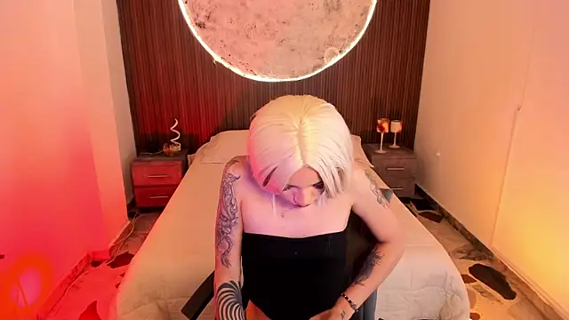 Snapshot of VictoriaRosse_ chatting on April 2026 11:33:02 PM VictoriaRosse online show from April 2026 11:33:02 PM