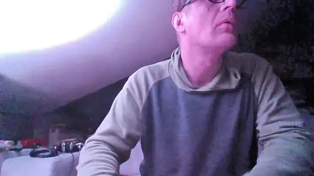 Bigthroaterboy online show from October 2025 05:08:01 PM