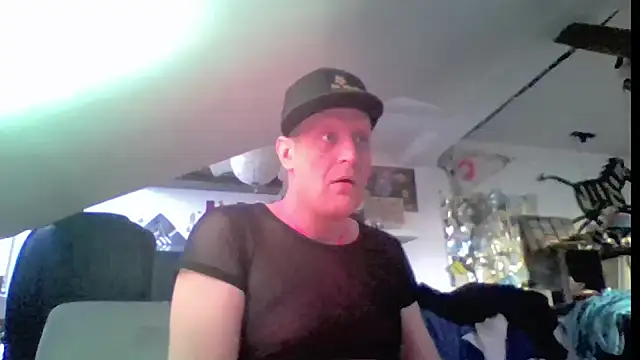 Bigthroaterboy online show from June 2026 06:35:02 PM