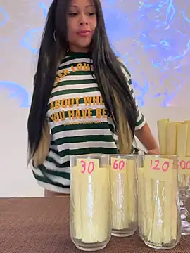 HaileyDiana online show from April 2026 01:16:02 PM