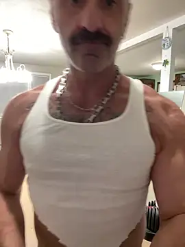 Snapshot of DaddySnowXX chatting on April 2026 05:34:02 AM DaddySnowXX online show from April 2026 05:34:02 AM