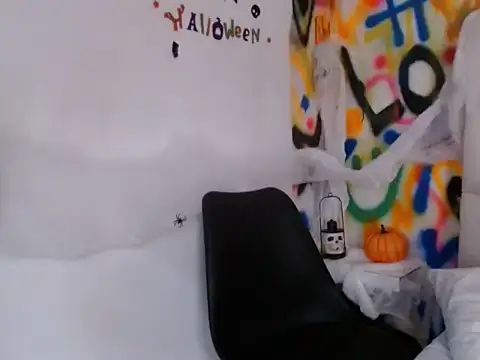 Liana Bernocchi online show from September 2025 06:57:02 PM