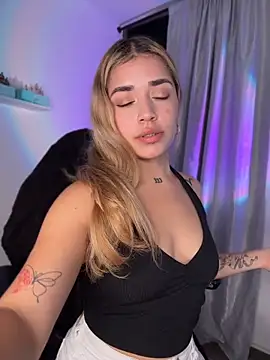 Snapshot of JoselinFlower_ chatting on May 2026 12:49:01 AM JoselinFlower online show from May 2026 12:49:01 AM
