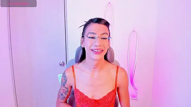 sofiaa grey  online show from December 2025 02:13:02 PM