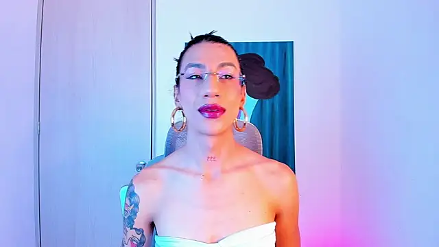 sofiaa grey  online show from April 2026 01:23:02 PM