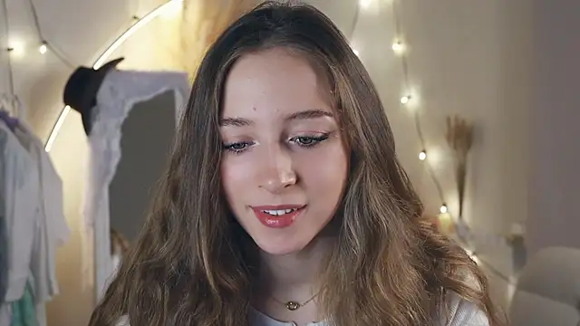 EveEvans online show from December 2024 04:14:01 AM