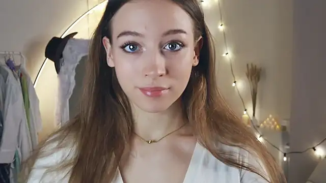 EveEvans online show from December 2024 03:59:01 AM