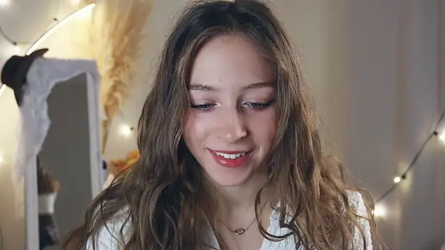 EveEvans online show from December 2024 11:03:01 PM