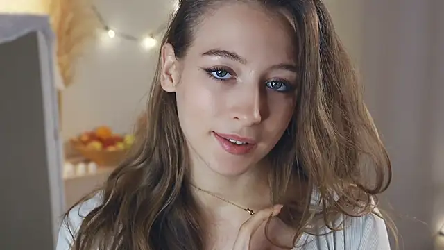 EveEvans online show from December 2024 07:15:01 AM