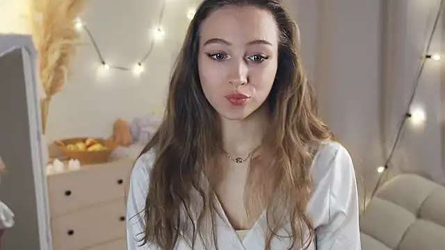 EveEvans online show from December 2024 07:18:02 AM