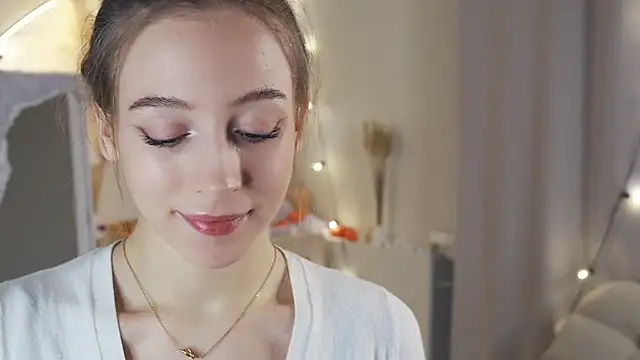 EveEvans online show from December 2024 04:09:02 AM