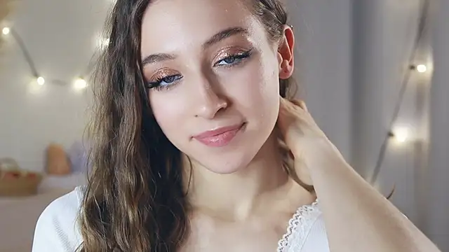 EveEvans online show from December 2024 10:32:01 AM