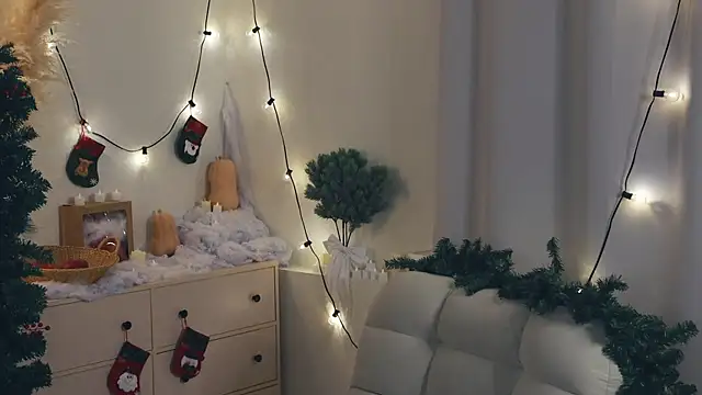 EveEvans online show from December 2024 10:23:02 AM