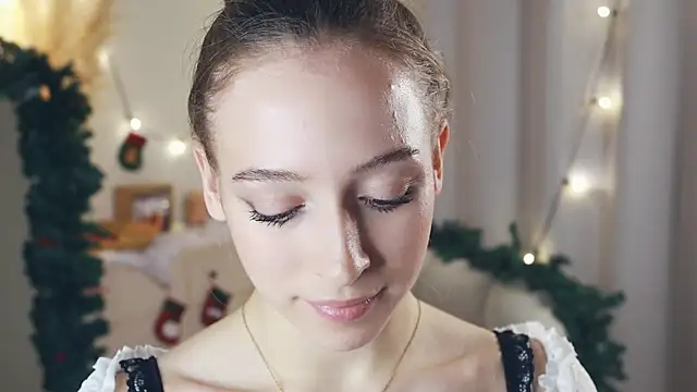 EveEvans online show from December 2024 07:22:01 AM