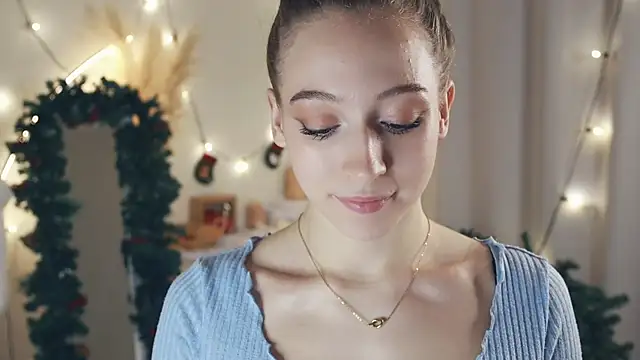 EveEvans online show from December 2024 10:23:02 AM