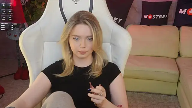 Cassy-Celestial  online show from December 2024 03:11:02 AM