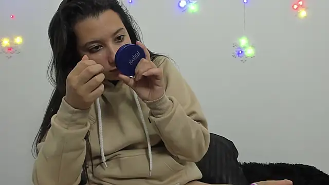 cami-01 online show from December 2024 10:58:02 PM