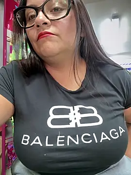 Snapshot of Sol_biglips chatting on December 2024 09:09:02 PM Sol biglips online show from December 2024 09:09:02 PM