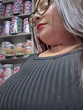 Snapshot of Sol_biglips chatting on December 2024 12:31:01 AM Sol biglips online show from December 2024 12:31:01 AM