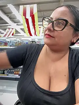 Snapshot of Sol_biglips chatting on January 2025 01:23:02 PM Sol biglips online show from January 2025 01:23:02 PM