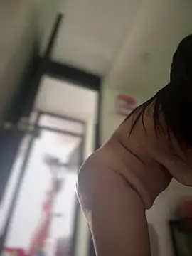 Snapshot of Sol_biglips chatting on February 2025 04:25:02 PM Sol biglips online show from February 2025 04:25:02 PM