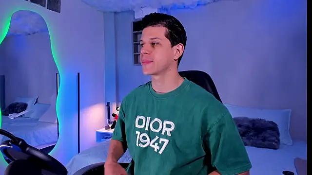 Snapshot of MarcoSullivan chatting on November 2025 01:33:02 PM MarcoSullivan online show from November 2025 01:33:02 PM