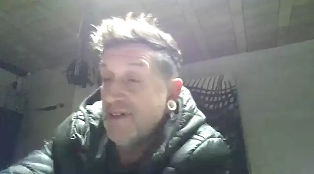 Snapshot of oopsxx chatting on January 2025 02:30:01 AM oopsxx online show from January 2025 02:30:01 AM