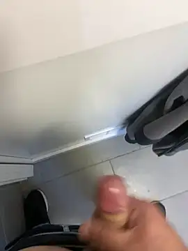 Snapshot of _themask_ chatting on December 2024 01:32:02 PM themask online show from December 2024 01:32:02 PM