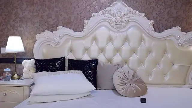 Snapshot of OliveWilson chatting on February 2025 01:32:01 PM OliveWilson online show from February 2025 01:32:01 PM