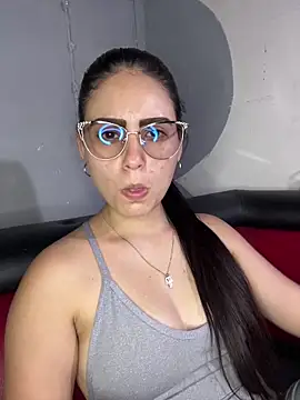 Azuna25 online show from February 2026 07:19:02 PM