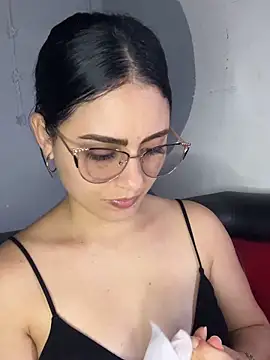 Azuna25 online show from February 2026 08:07:02 PM