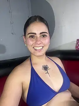 Snapshot of Azuna25 chatting on July 2026 08:33:01 PM Azuna25 online show from July 2026 08:33:01 PM