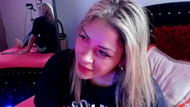 Snapshot of Natalia_Montoya chatting on February 2025 05:33:01 PM Natalia Montoya online show from February 2025 05:33:01 PM