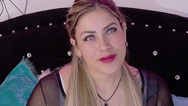 Snapshot of Natalia_Montoya chatting on September 2025 02:22:01 AM Natalia Montoya online show from September 2025 02:22:01 AM