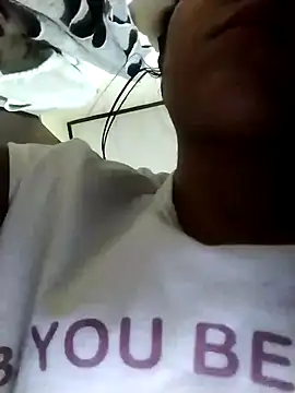 Snapshot of Valeer_abby chatting on January 2025 04:18:02 AM Valeer abby online show from January 2025 04:18:02 AM