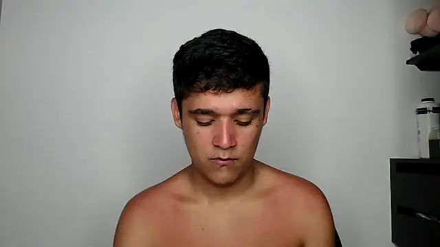 kaiine190 online show from April 2026 06:47:01 AM