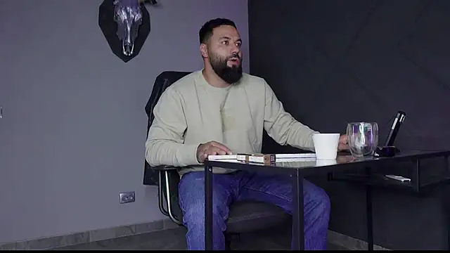 mattmasterss online show from September 2025 03:41:02 AM