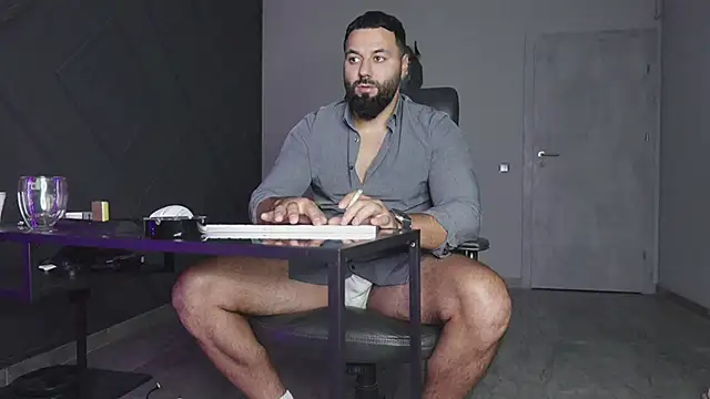 mattmasterss online show from October 2025 07:44:02 PM