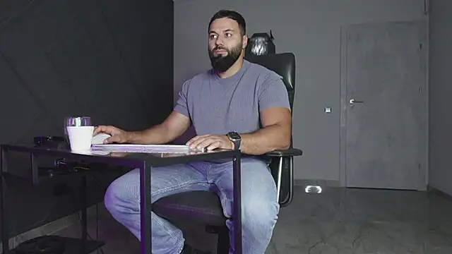 mattmasterss online show from October 2025 06:51:01 PM