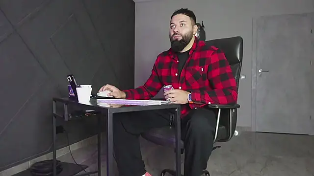 mattmasterss online show from November 2025 02:10:01 AM