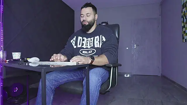 mattmasterss online show from November 2025 07:19:01 AM