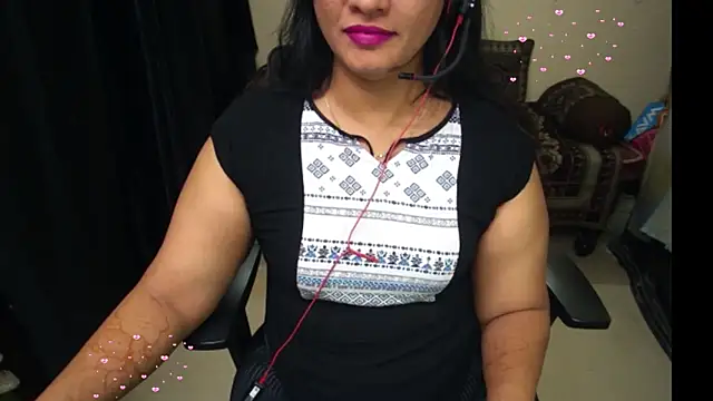 Snapshot of Arushisingh8888 chatting on June 2026 02:32:02 PM Arushisingh8888 online show from June 2026 02:32:02 PM