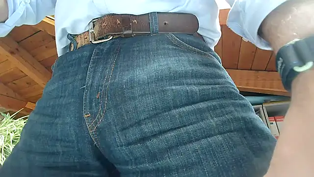 Snapshot of TWENTYONE0021 chatting on March 2025 01:03:02 PM TWENTYONE0021 online show from March 2025 01:03:02 PM