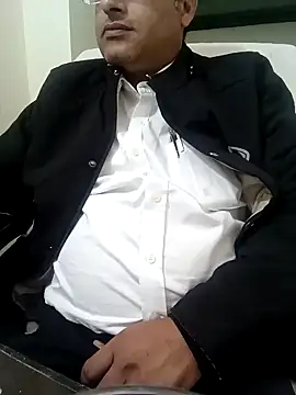 Hot-man39 online show from December 2024 12:00:01 PM