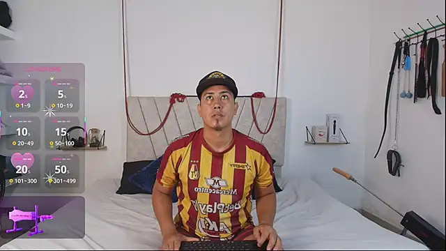 Liana Asaff online show from December 2025 06:02:01 PM