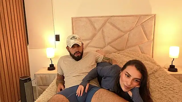 teseo and afroditha  online show from October 2025 01:50:01 AM